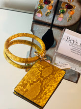 Load image into Gallery viewer, Snakeskin Wristlet